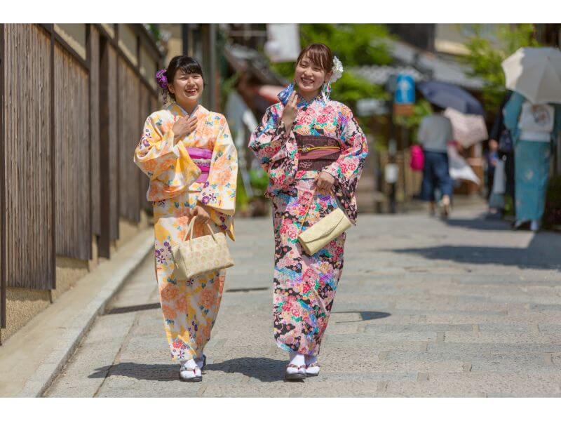 気軽に着ることのできる着物は 普段着におすすめの着物を紹介 バイセルオンラインの着物コラム