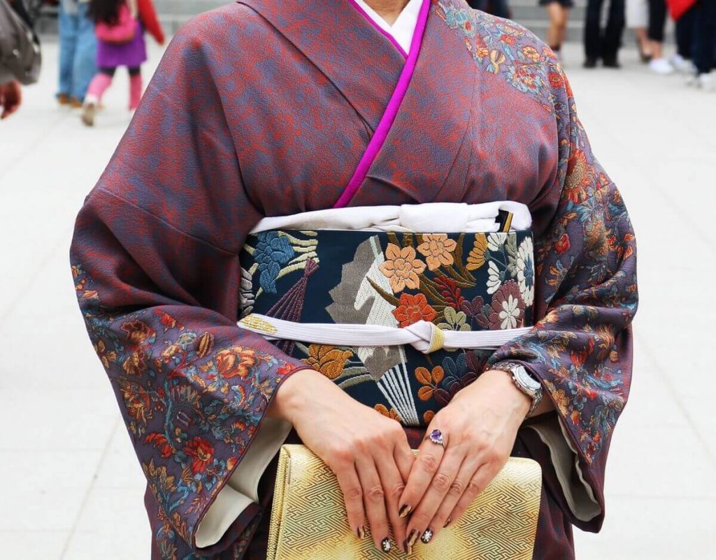 知らないとまずいかも 末広 のマナー 使い方をを徹底的に解説 バイセルオンラインの着物コラム